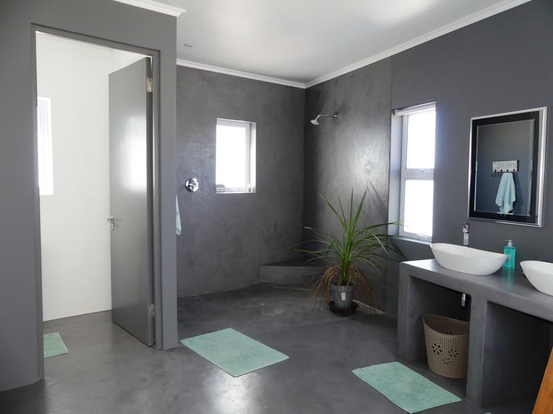 To Let 4 Bedroom Property for Rent in Flagship Western Cape